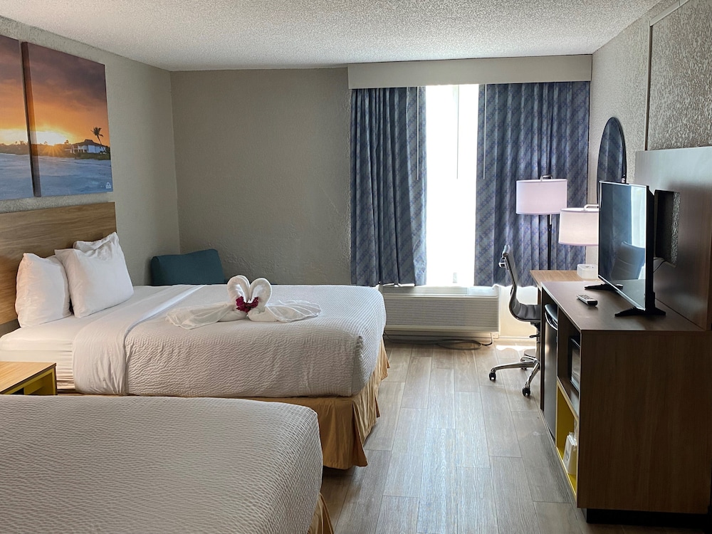 Days Inn by Wyndham Fort Pierce Midtown 32/55