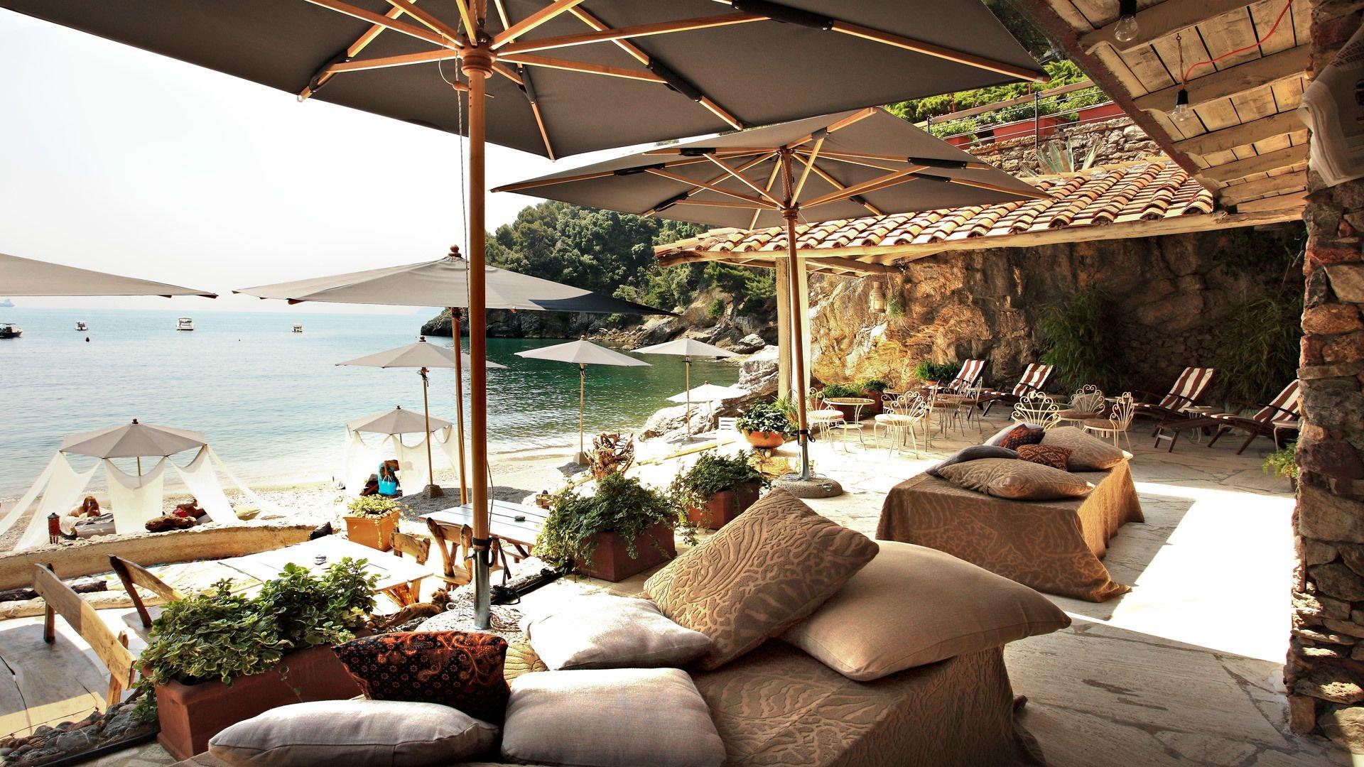 Eco Del Mare Night And Day Beach Club 10/15