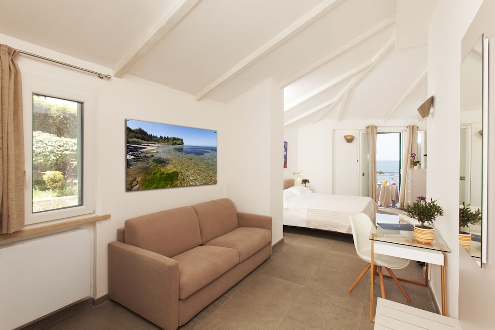 Hotel Villa Domizia 34/58