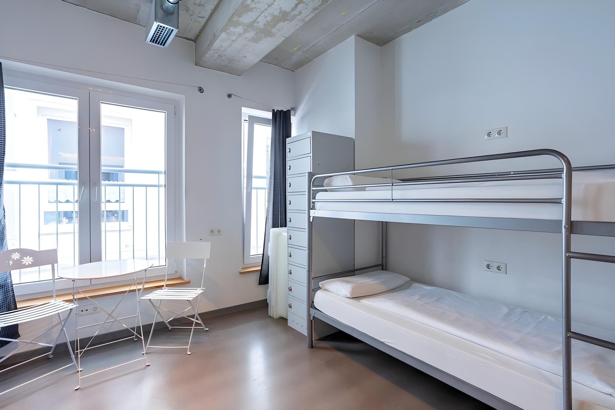 Female Only, 6 Bedrooms