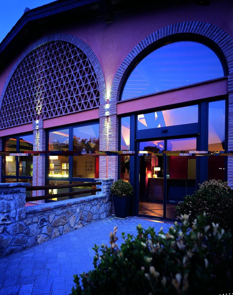MERIDIANA COUNTRY HOTEL 19/41