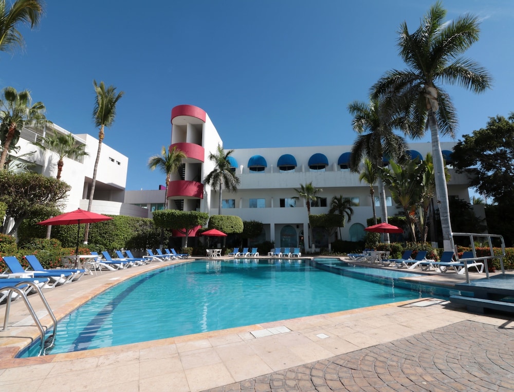 Sunset Palace Beach Hotel 48/51