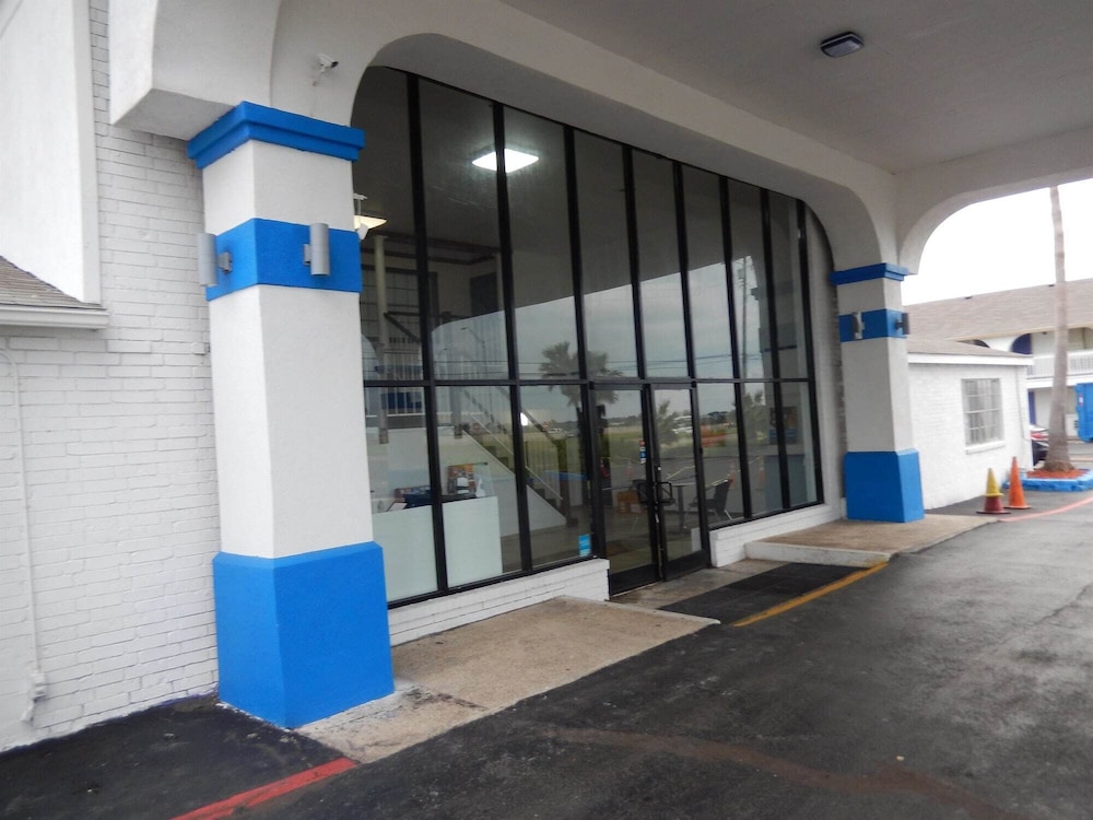 Motel6 Portland, TX 24/29