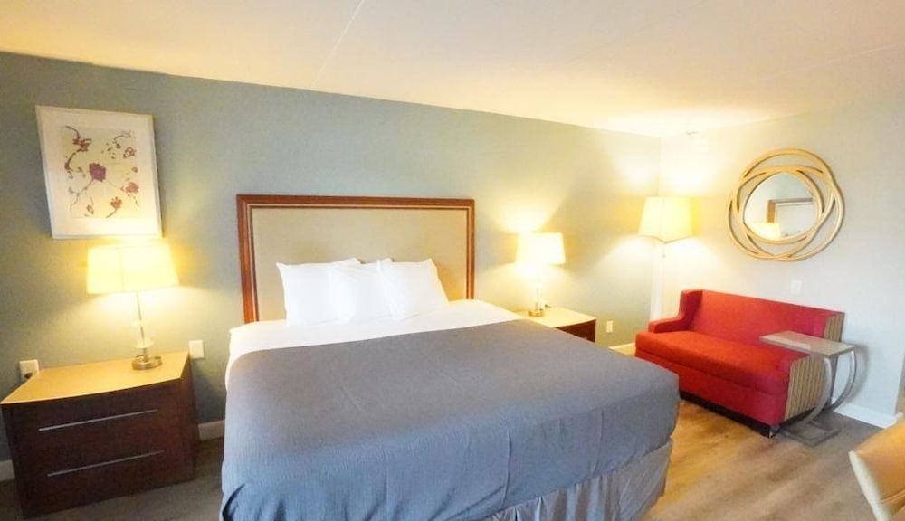 All Seasons Inn & Suites 25/41