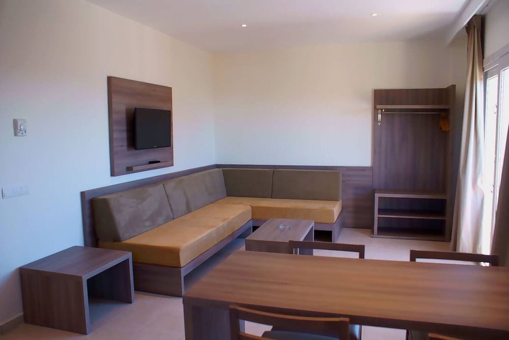 Cabot Tres Torres Apartamentos 40/65