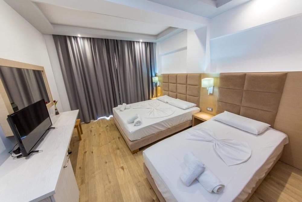 Hotel Saranda Palace 24/70