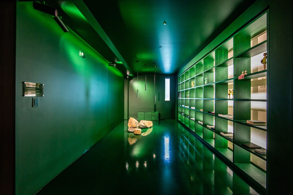 AG405 Hotel 32/50