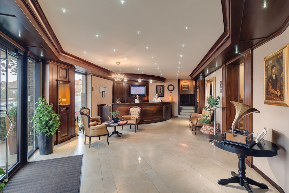 Hotel Meridian 4/50