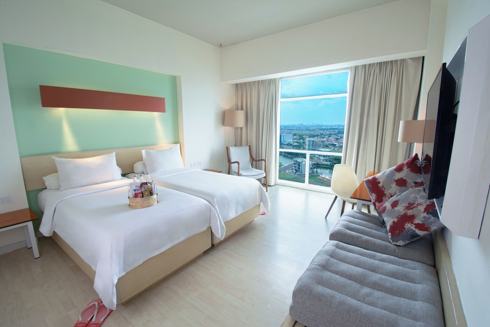 HARRIS Hotel & Conventions Bekasi 15/47