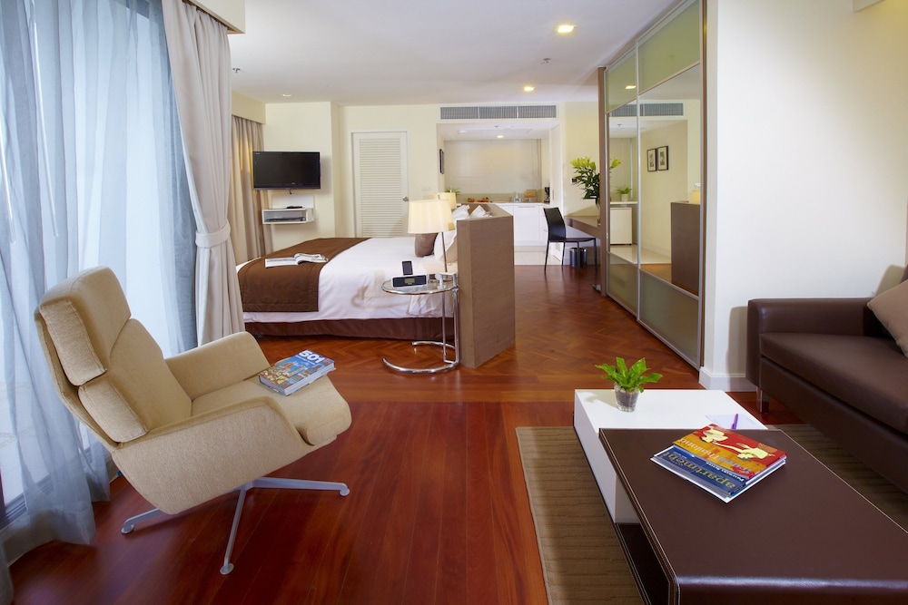 PARKROYAL Suites Bangkok 45/65