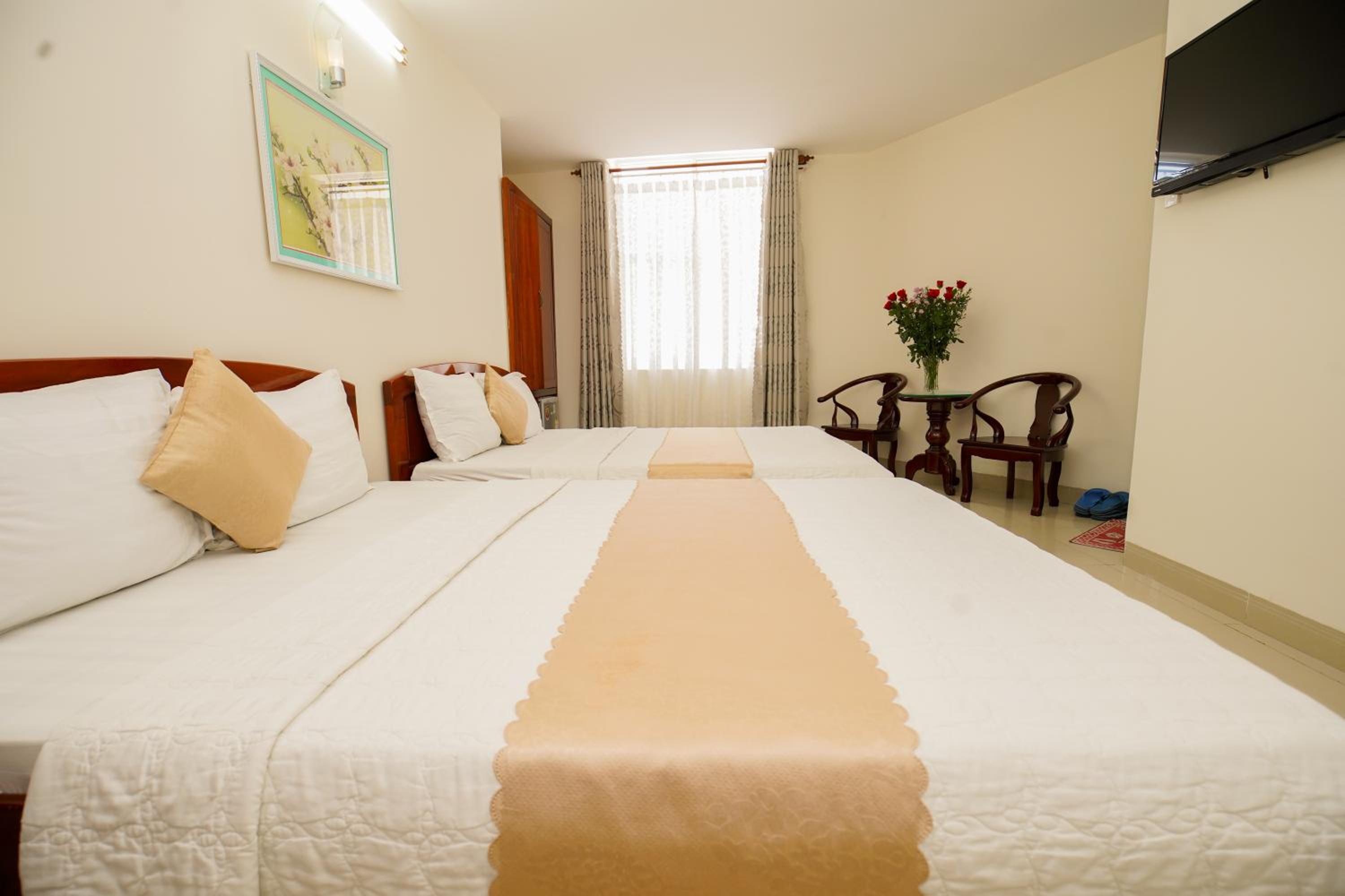 Nguyen Ha Hotel 8/24