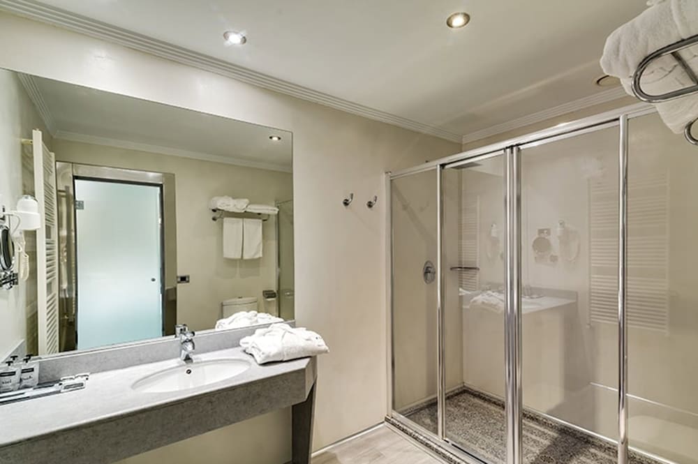 Zouk Hotel 47/50