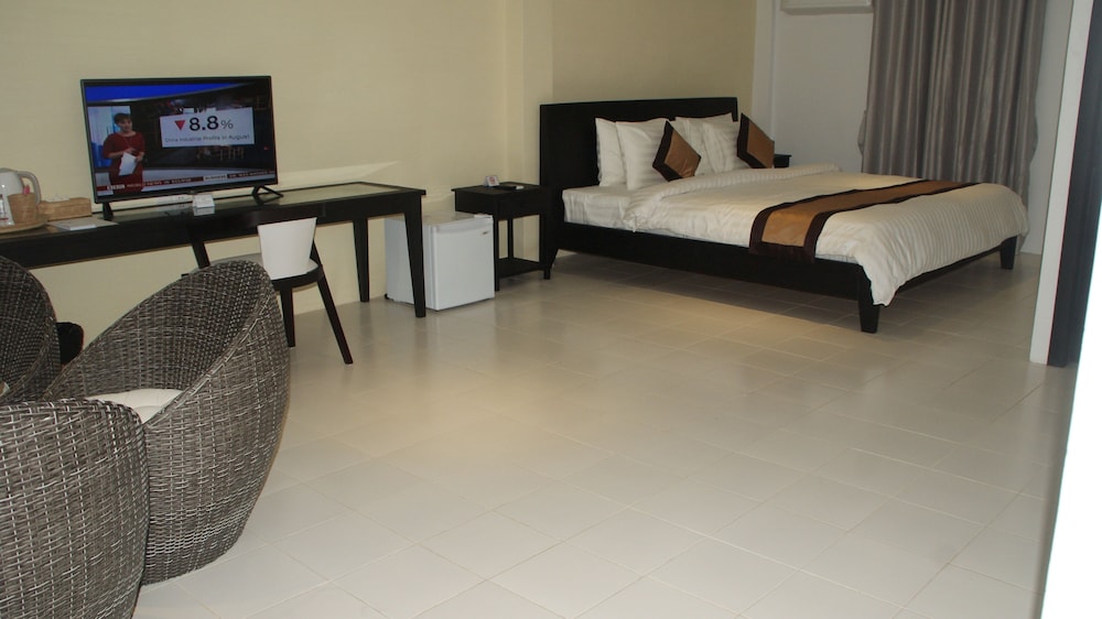Mary Beach Hotel and Resort 17/50