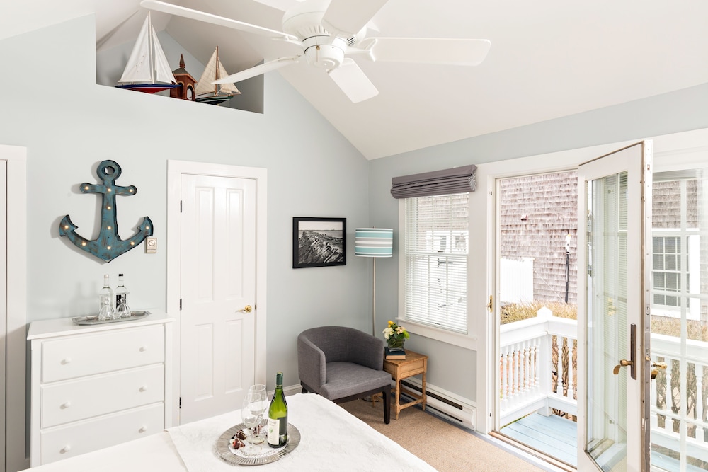 Brass Key Guesthouse - Adults Only 43/67