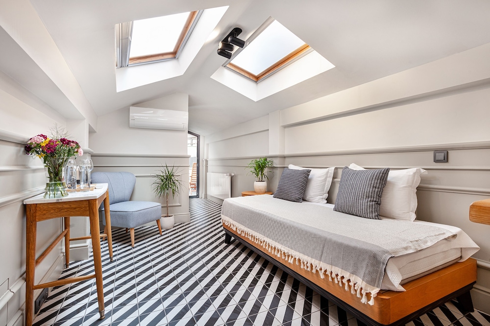 ROOM, BALCONY, ATTIC