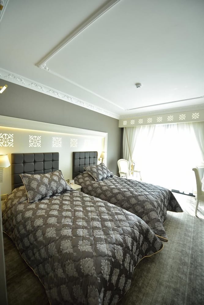 Altintas Otel & Spa 5/50