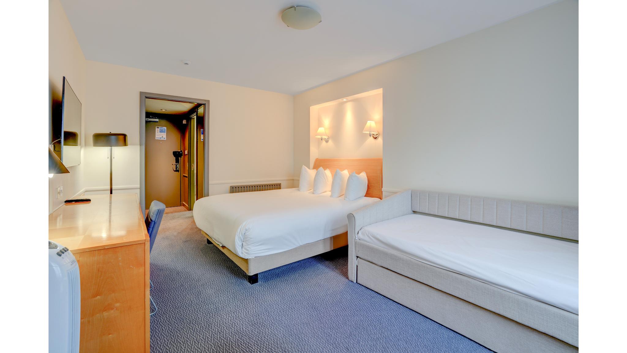غرفة عائلية بـ3 غرف نوم، Sunday London Staines-upon-Thames Heathrow T5 8/9