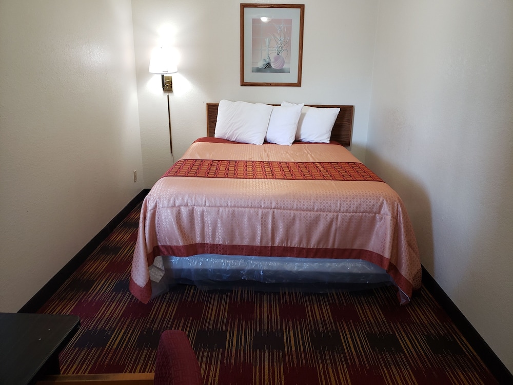 Americas Best Value Inn & Suites Harrisonville 19/33