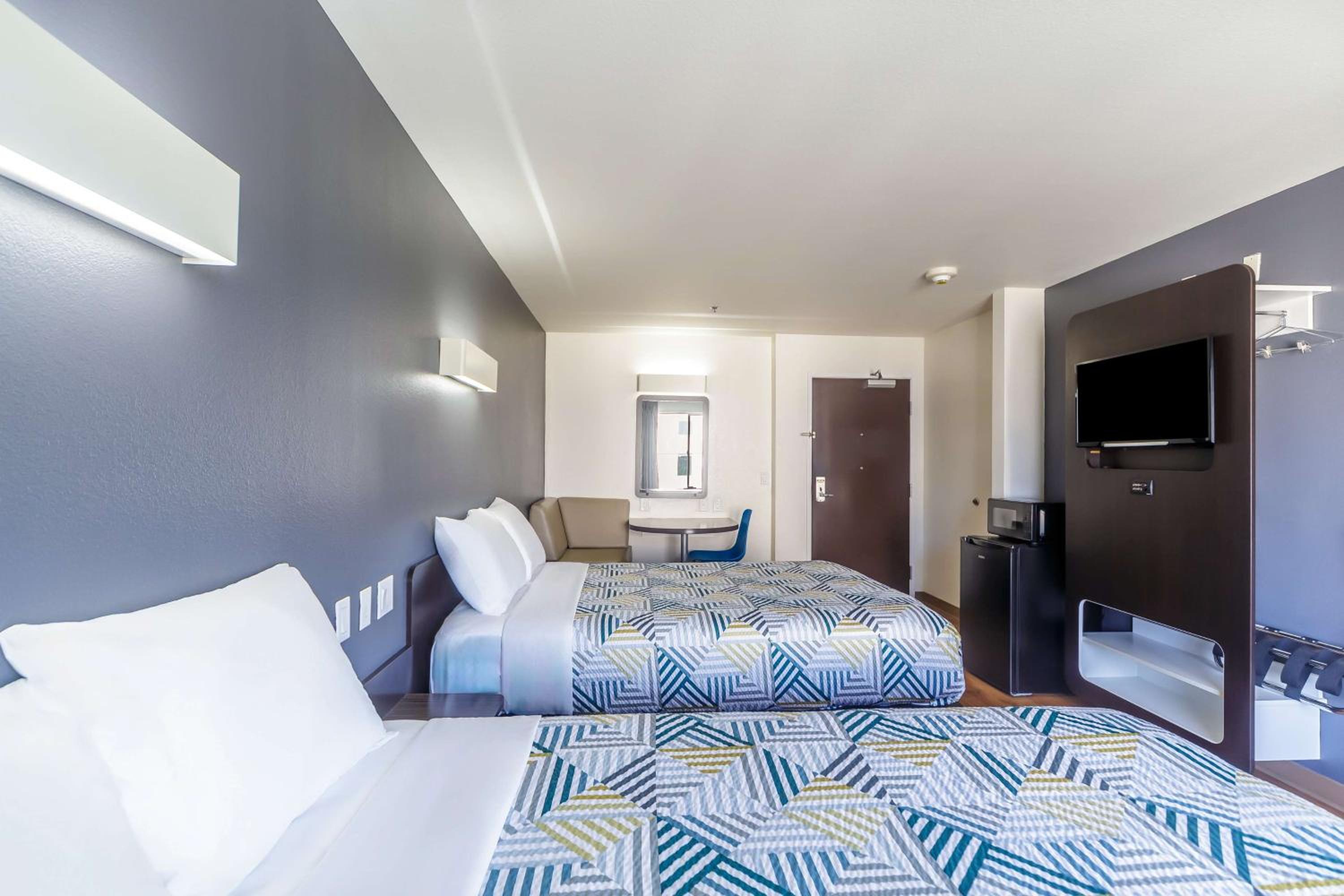 2 Full Beds Non-Smoking
