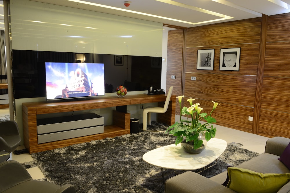 Warwick Stone 55 Hotel Beirut 10/41