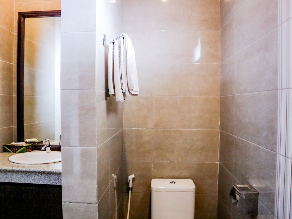 U Tube Hotel & Spa 64/66
