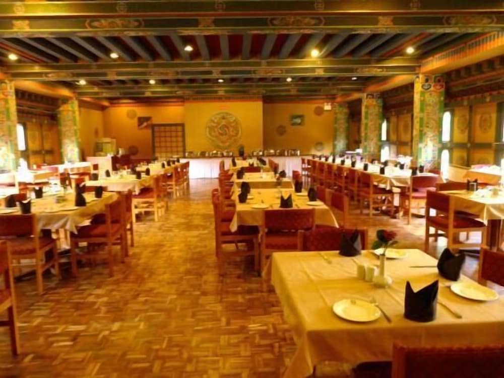 HOTEL OLATHANG 34/43