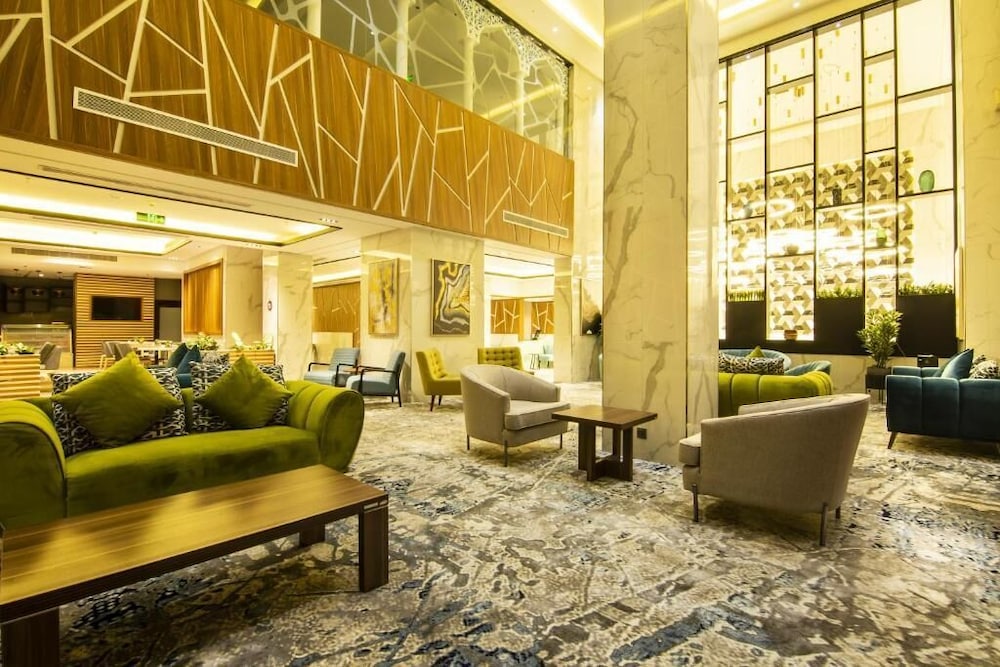 Wow Diamond Hotel 71/83