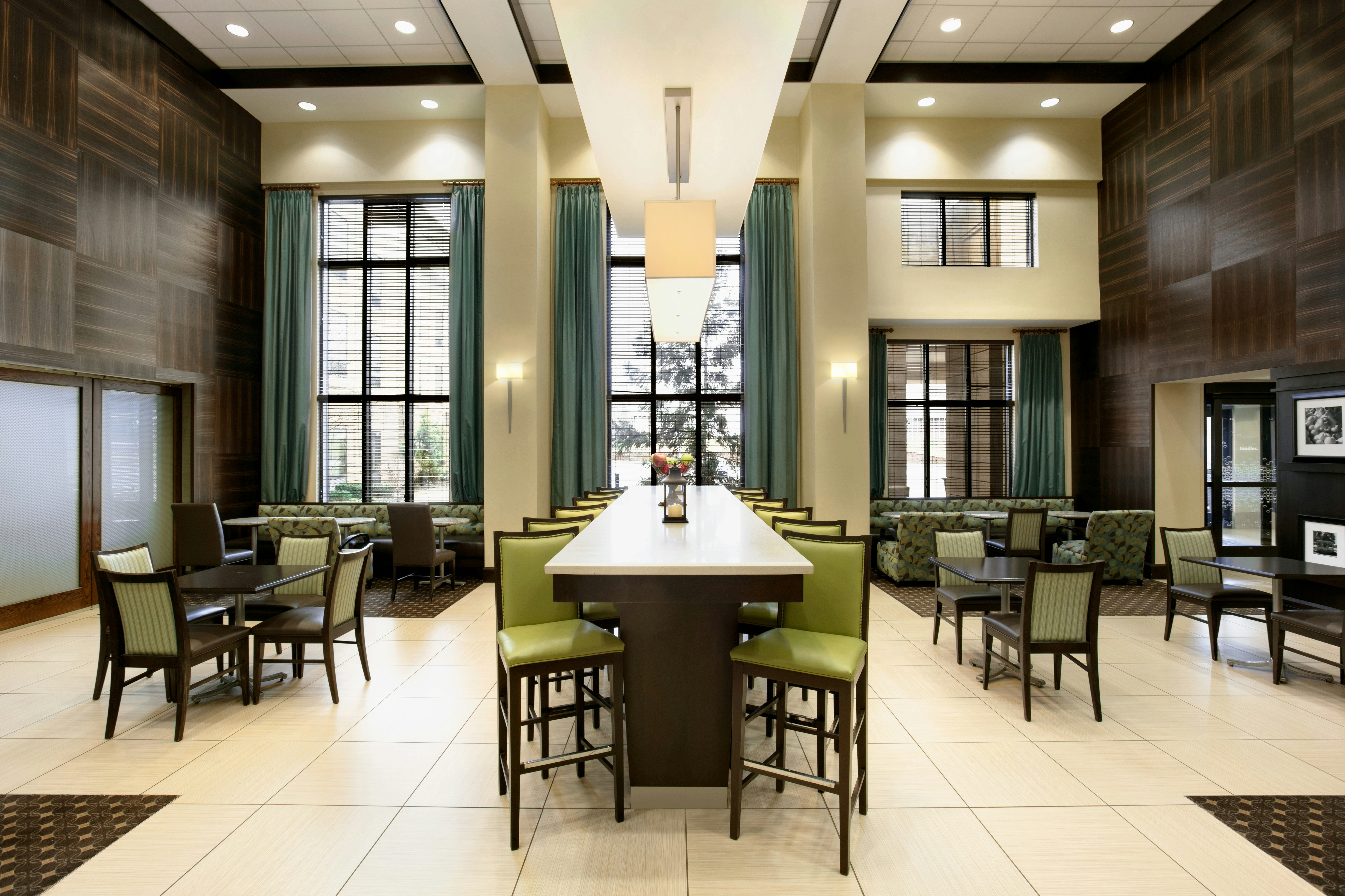 Hampton Inn & Suites Mahwah 36/60