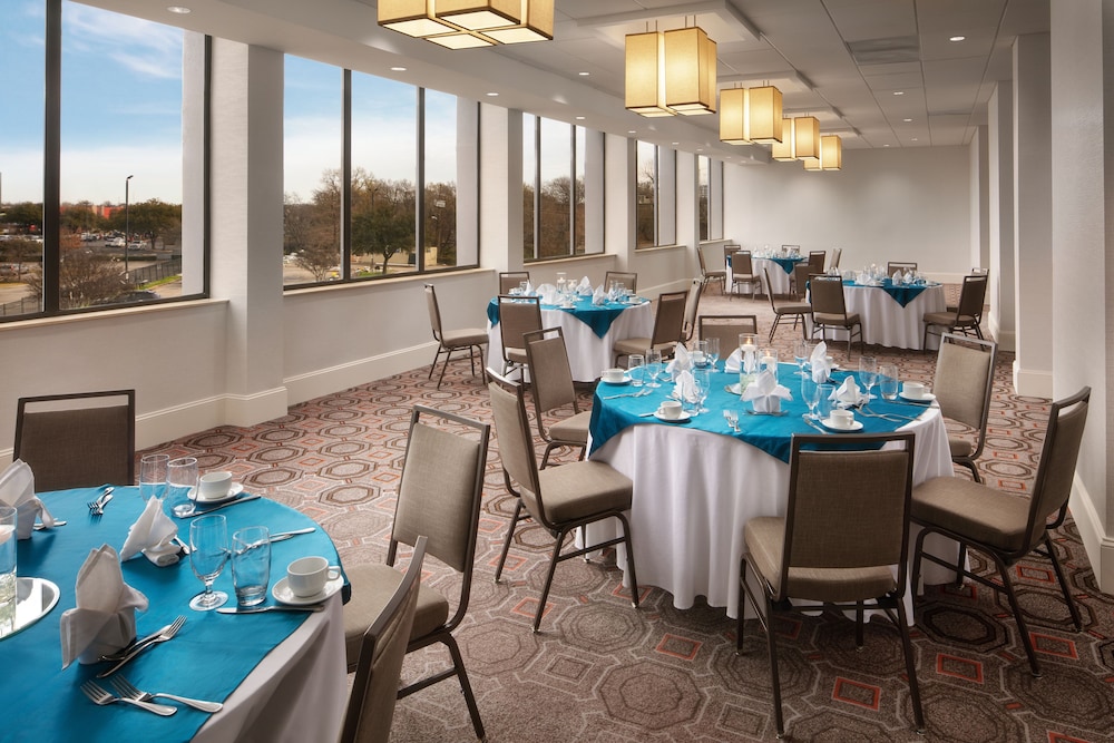 Crowne Plaza Dallas Love Field - Med Area 39/56