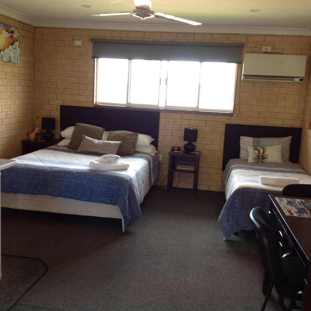 Avlon Gardens Motel And Holiday Houses 17/50