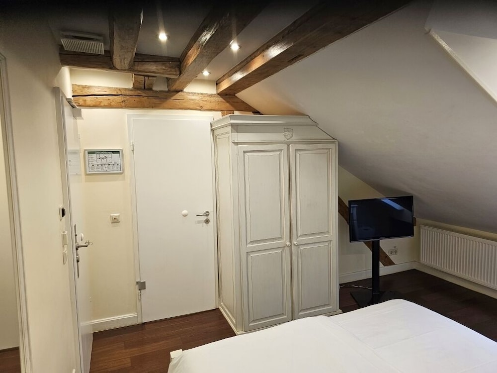 Superior, Queen Bed, Attic، Hotel Villa Marstall 3/5
