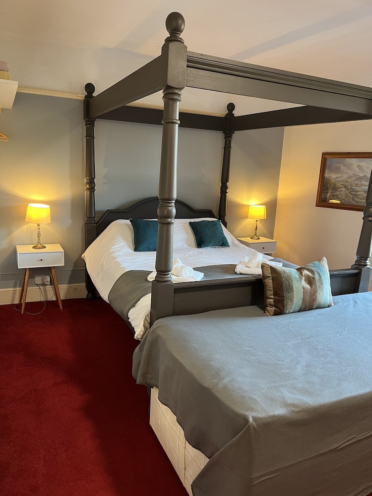The Castle Hotel 16/30