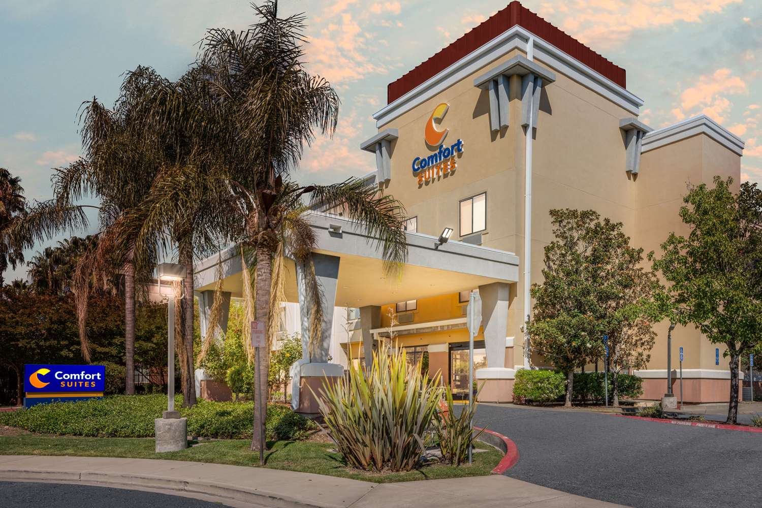 Comfort Suites Vacaville-Napa Valley Area in VACAVILLE - CA