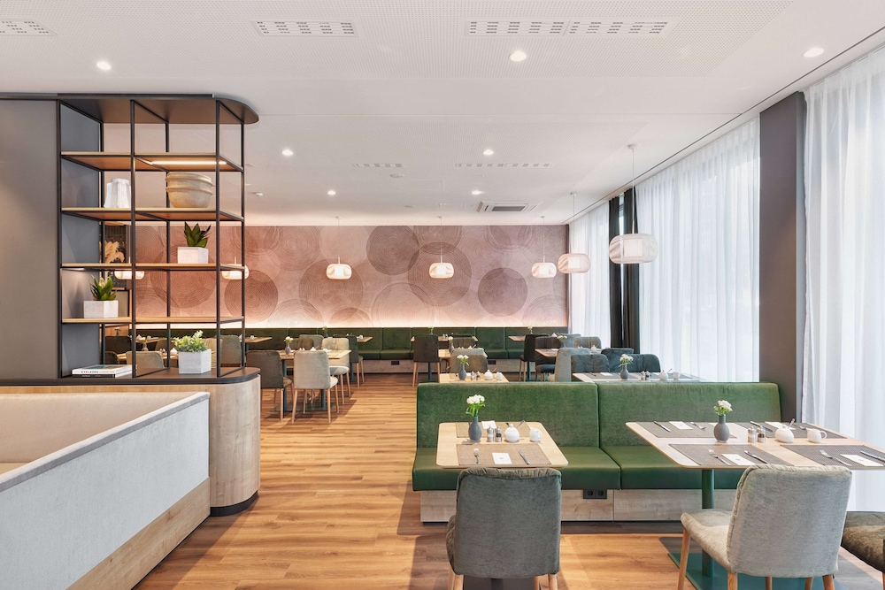H+ Hotel Eschborn 37/43