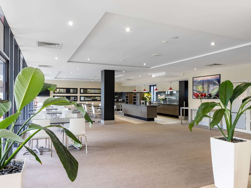 Mercure Brisbane Garden City 10/67