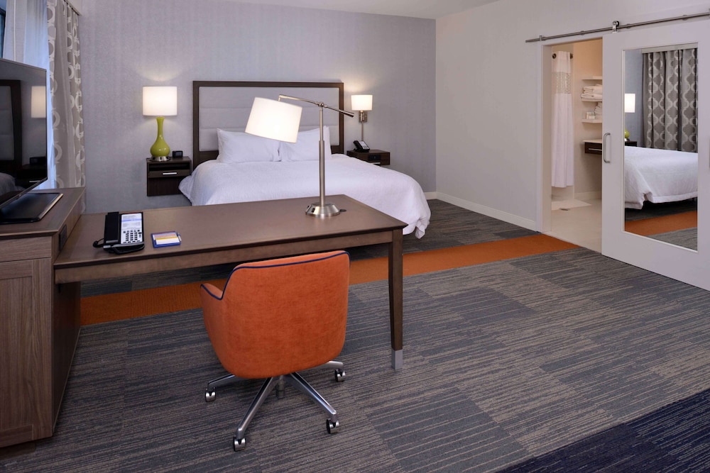 Hampton Inn & Suites Albany/East Greenbush 42/46