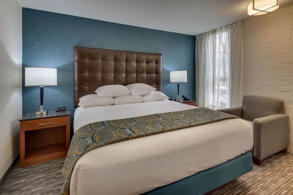 Pear Tree Inn St Louis Airport 12/45