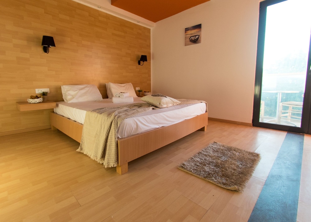 Gennadi Seaside Resort 26/77
