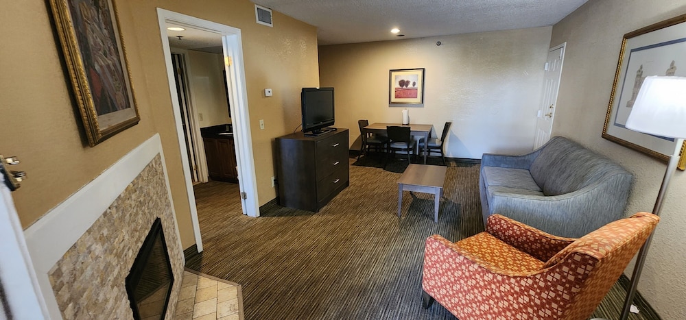 Affordable Suites of America Detroit-Warren (Ex Hawthorn Suites By Wyndham) 24/50
