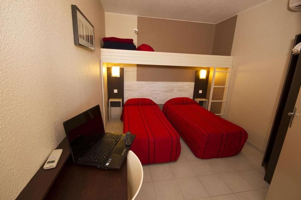 Brit Hotel Essentiel Sete Balaruc 37/50