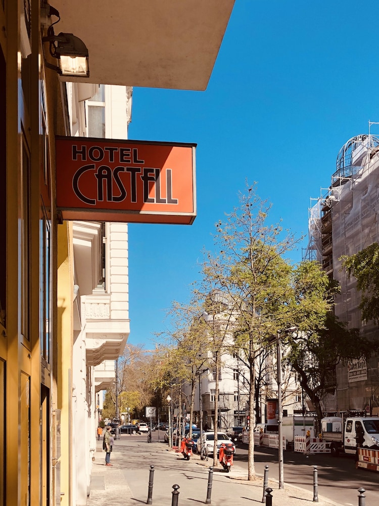 Castell Hotel 44/49