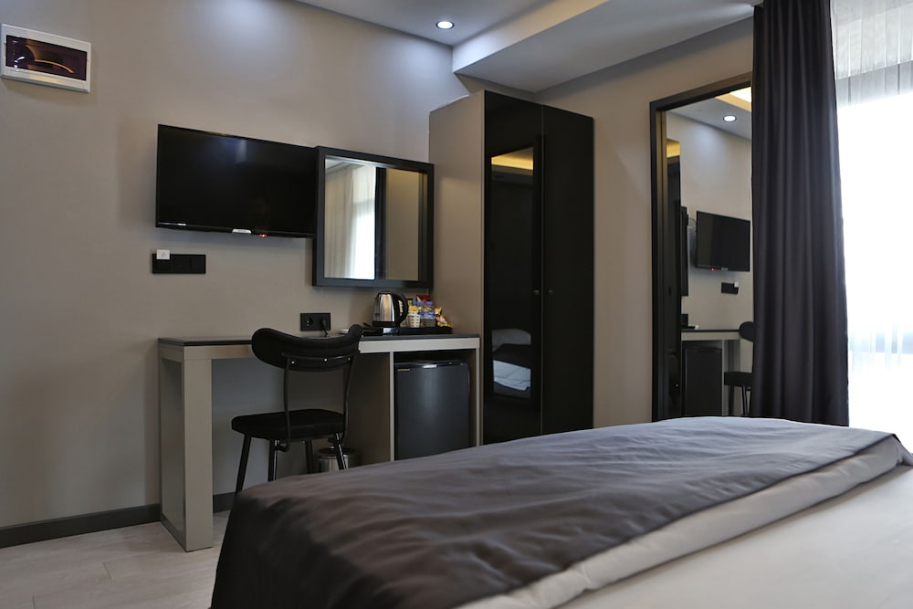 Fly And Stay Airport Hotel 15/55