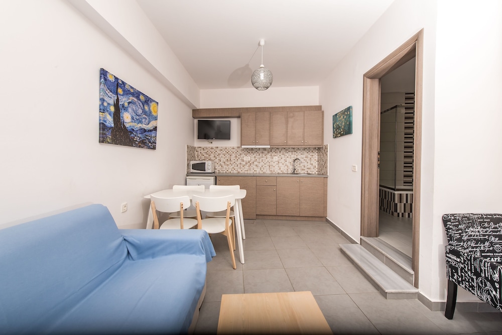 Sea View Village 25/50