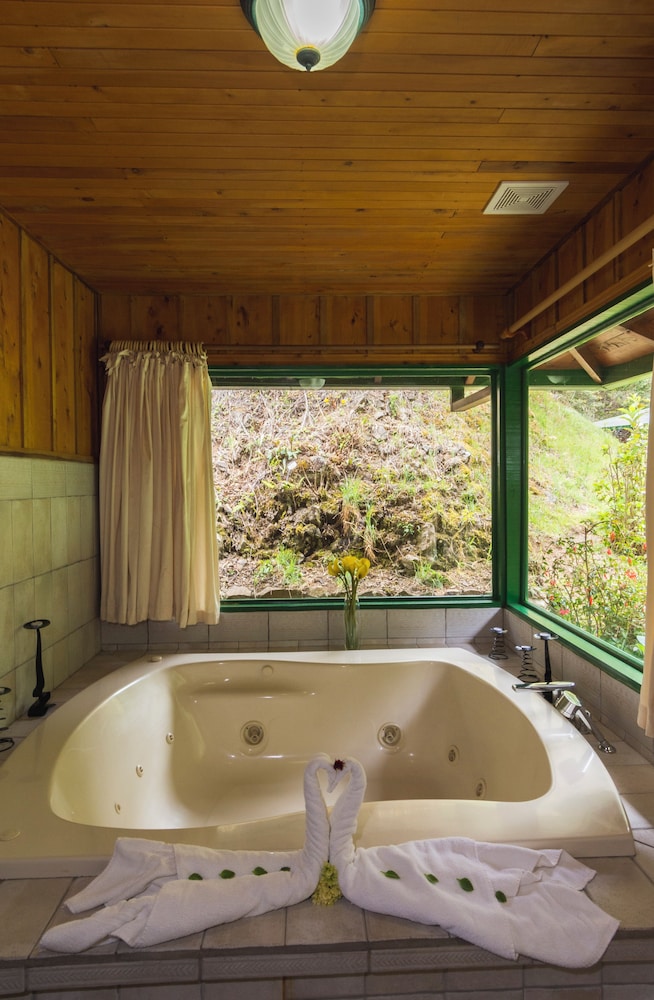 Trogon Lodge 45/46