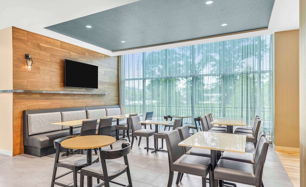 Hyatt Place Houston Medical Center 34/38