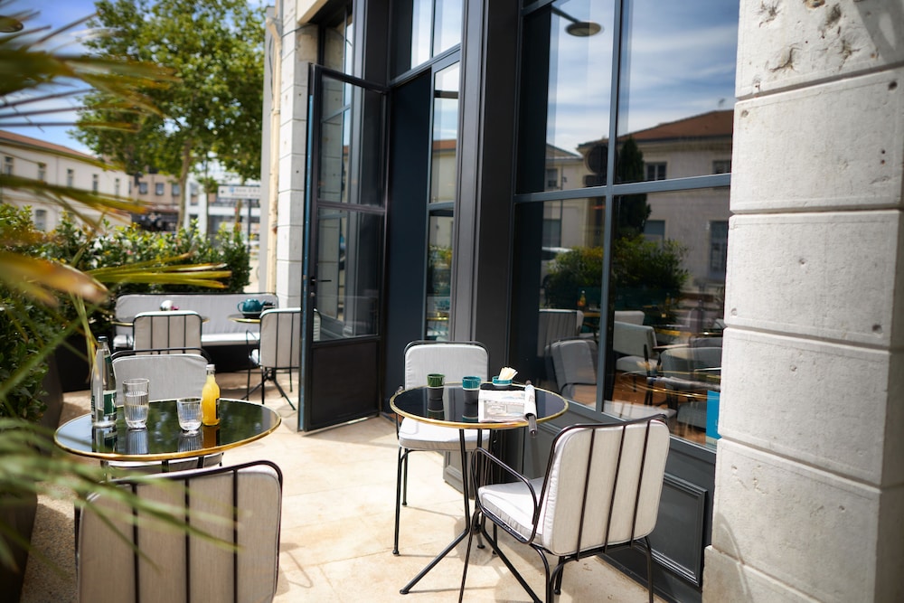 Hotel Victoria Valence 33/47