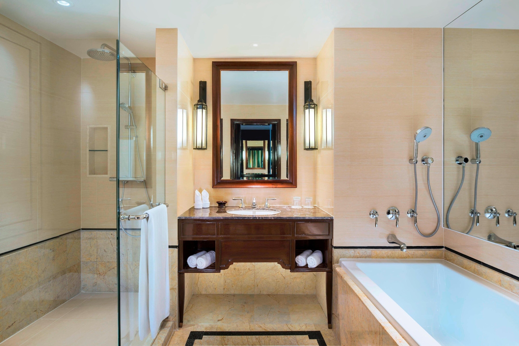 غرفة ملكية بسريرين مزدوجين، THE ATHENEE HOTEL, A LUXURY COLLECTION HOTEL BANGKOK 5/5