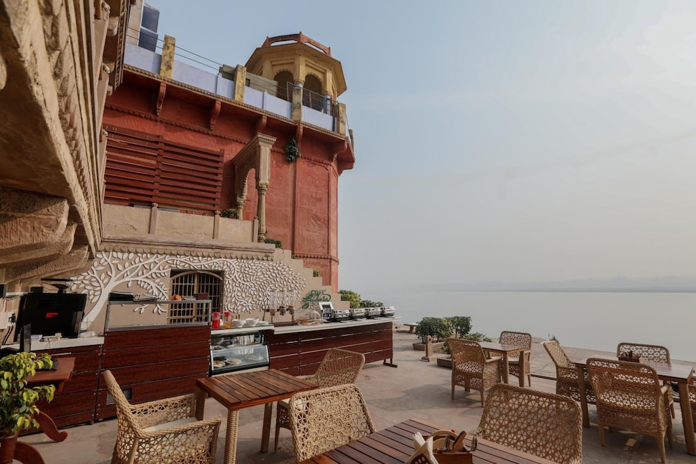 Guleria Kothi 37/50