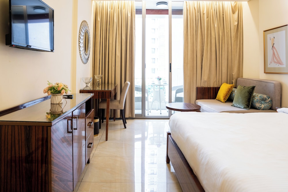 Grand Concerto Hotel 12/50