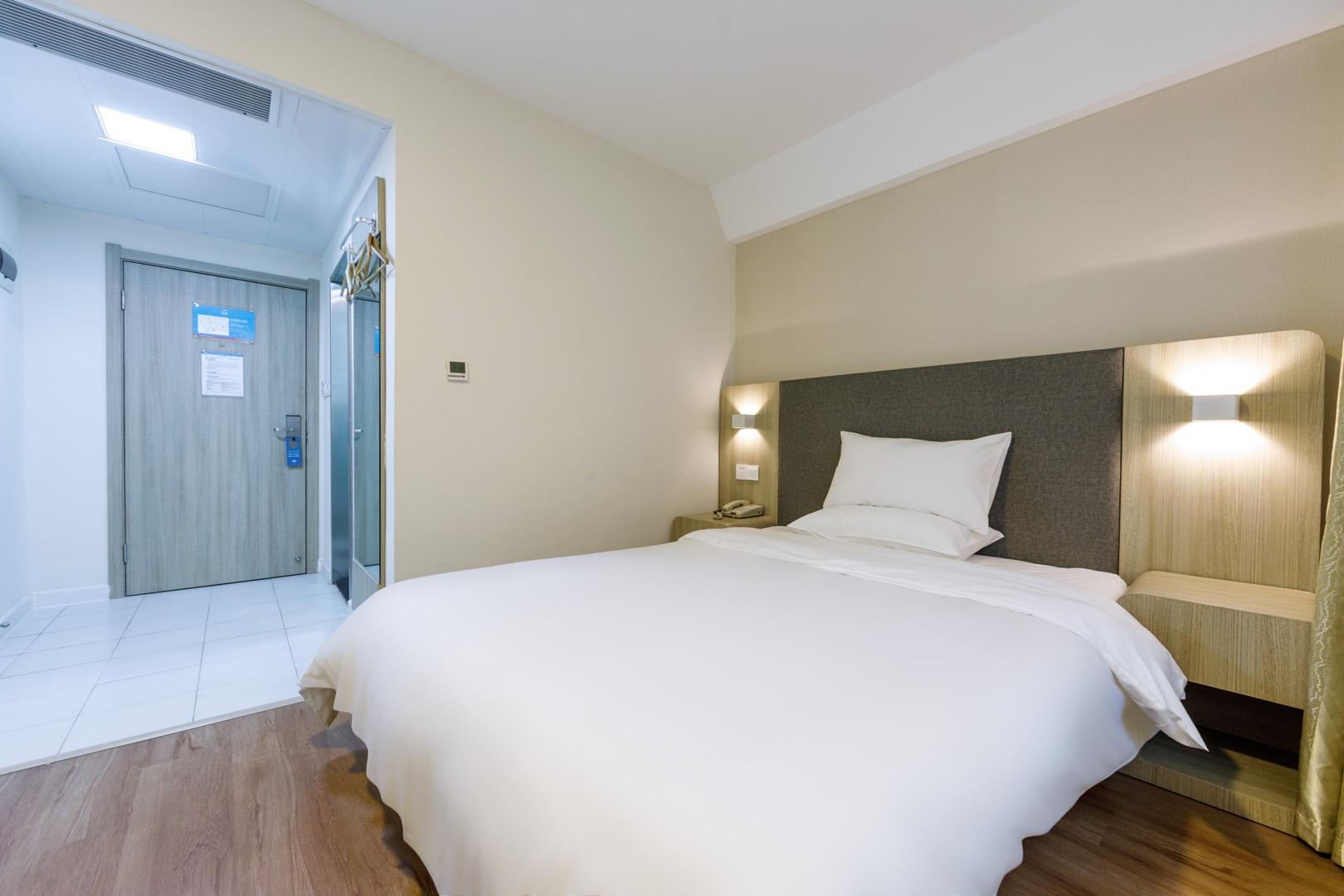 Hanting Hotel Shanghai Railway Station 6/16